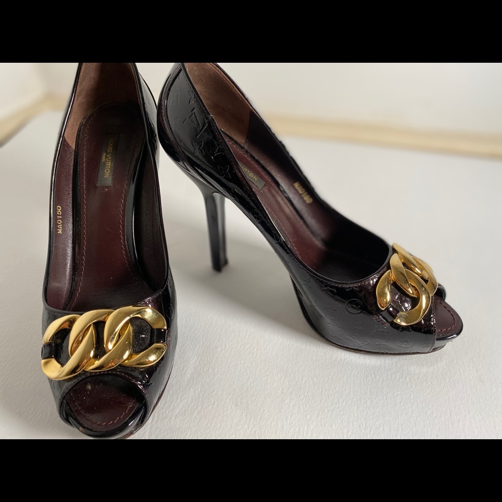 Authentic LV Amarante monogram Vernis heels